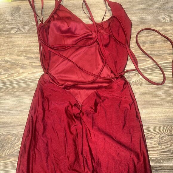 La Femme Red Strappy High Neck Slit Formal Gown Size 00. NWOT. D - Picture 10 of 13